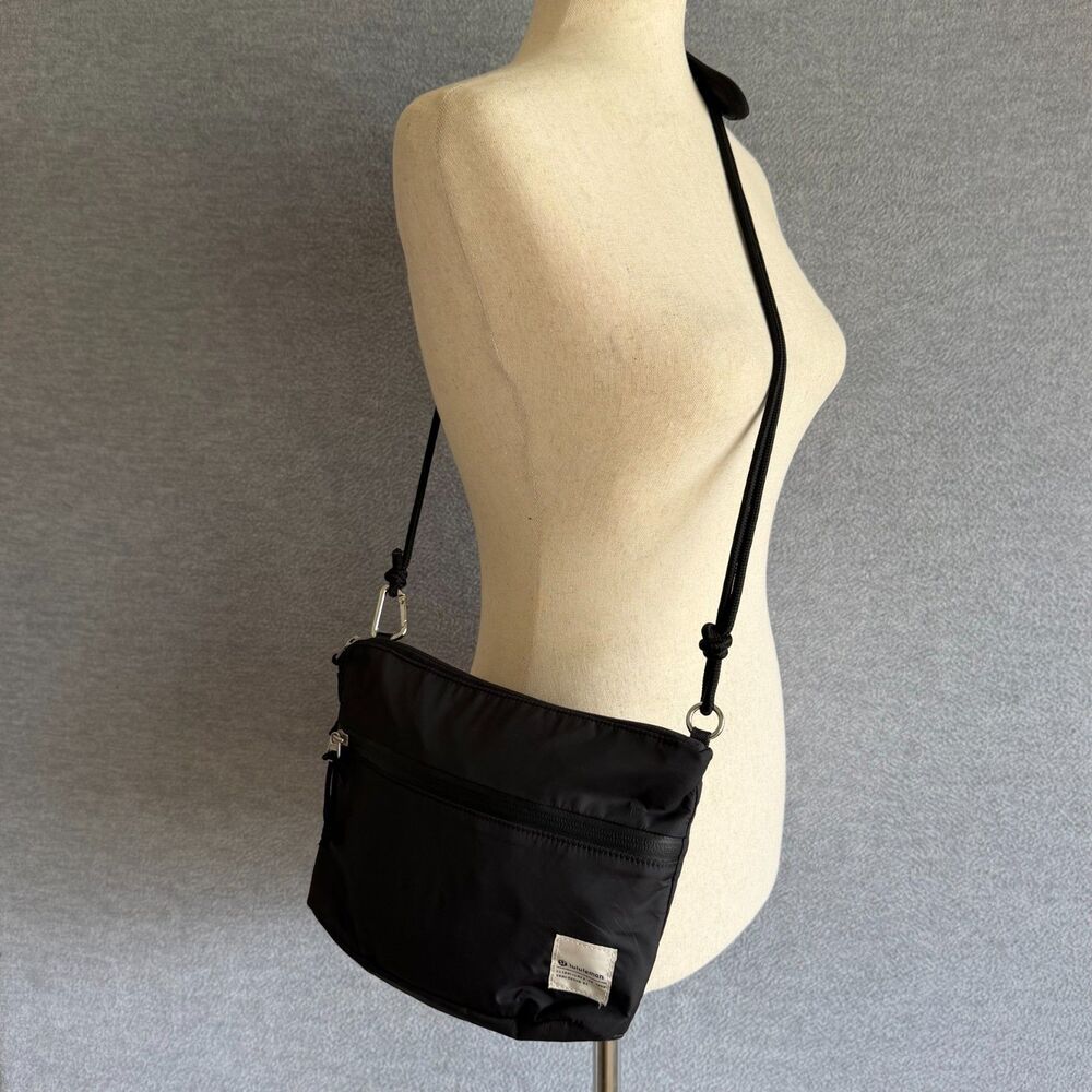 Lululemon Patch Logo Black Crossbody Bag Carabiner Rope Adjustable Strap Pockets